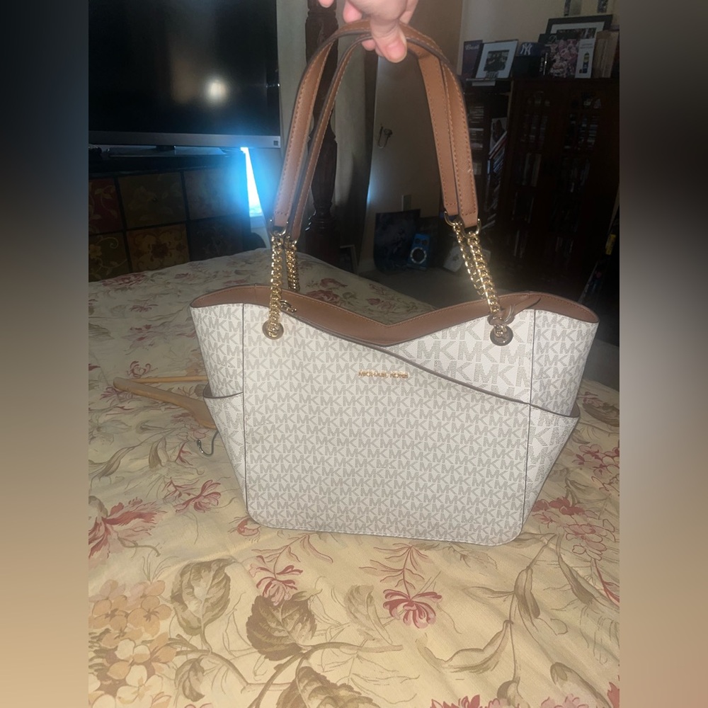 *BRAND NEW 🆕/UNUSED* Michael Kors Vanilla Jet Set Large Logo Shoulder Bag - Picture 5 of 16